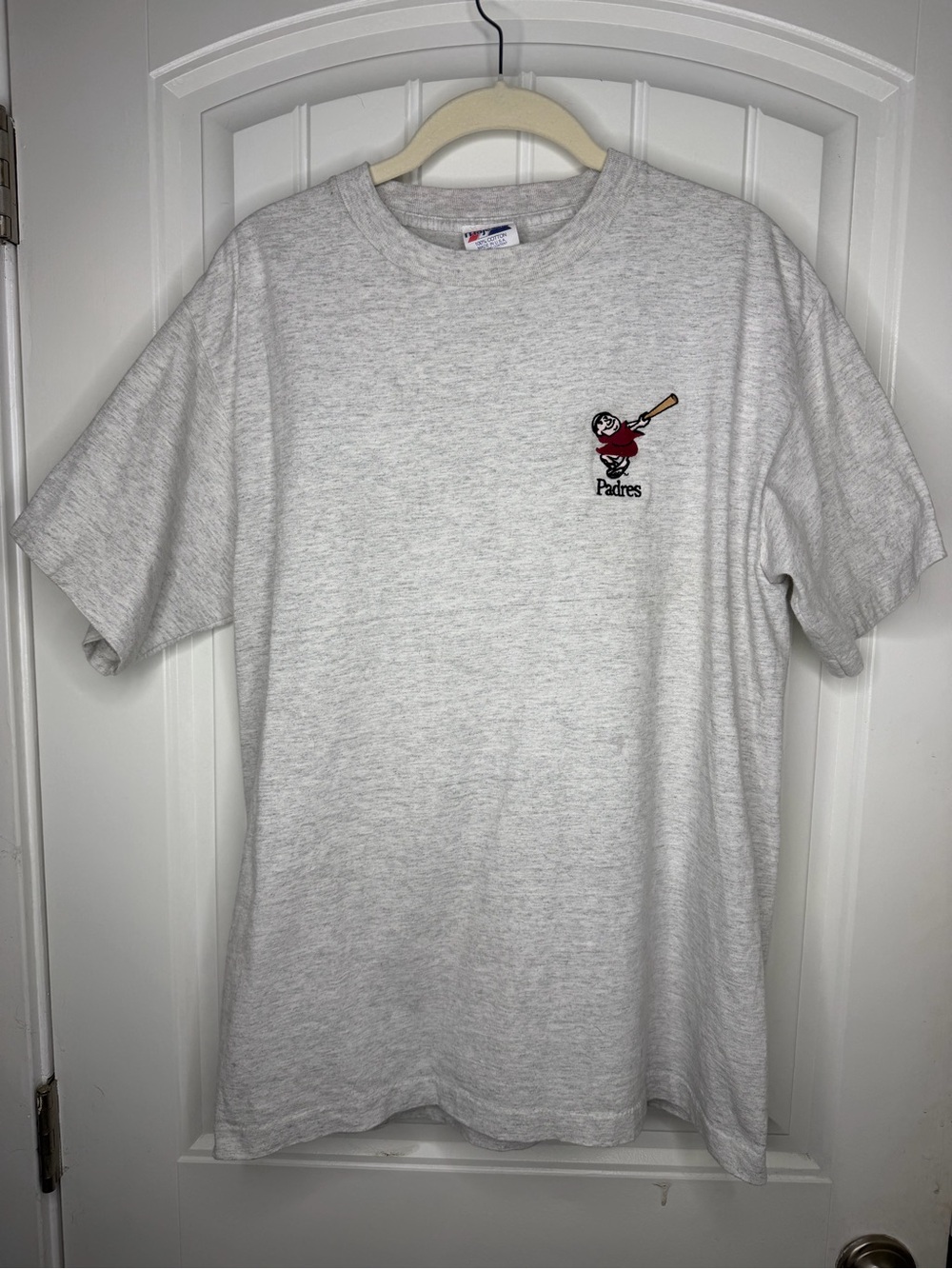 Padres Embroidered Friars Boy Grey T Shirt
Size Large